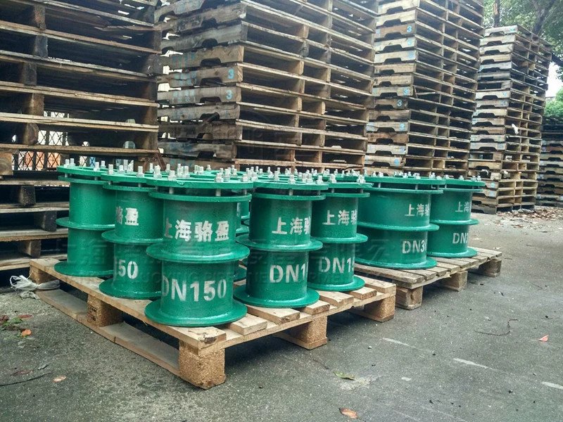 <a href=http://www.www.libing-china.com target=_blank class=infotextkey>柔性防水套管</a>防水層被破壞的原因